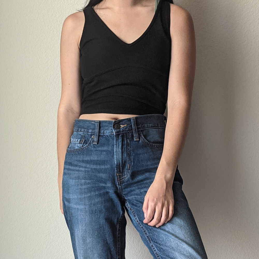 Fitted V-Neck Crop Top